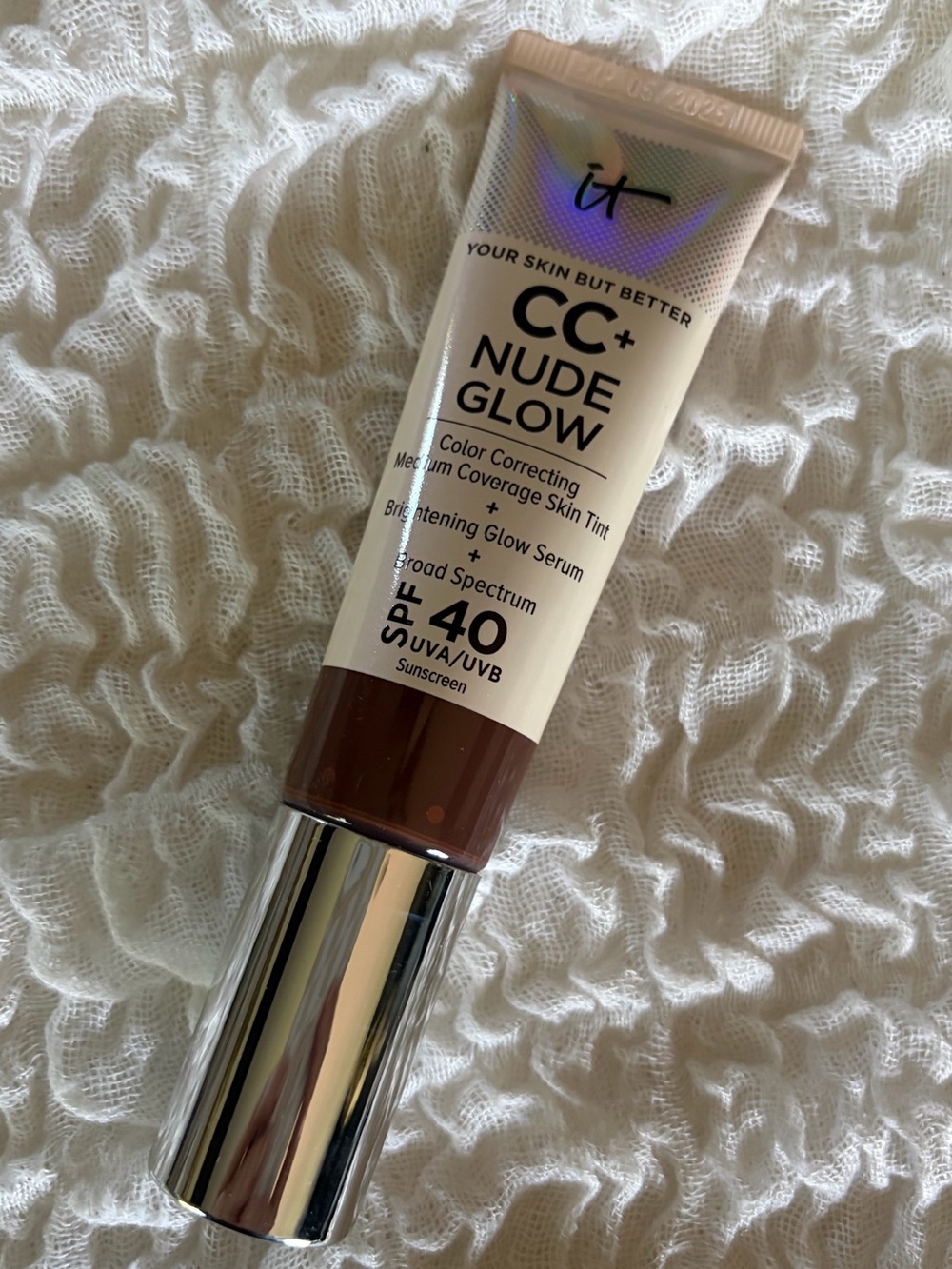 it Cosmetics CC+ Nude Glow Skin Tint in Deep Cool